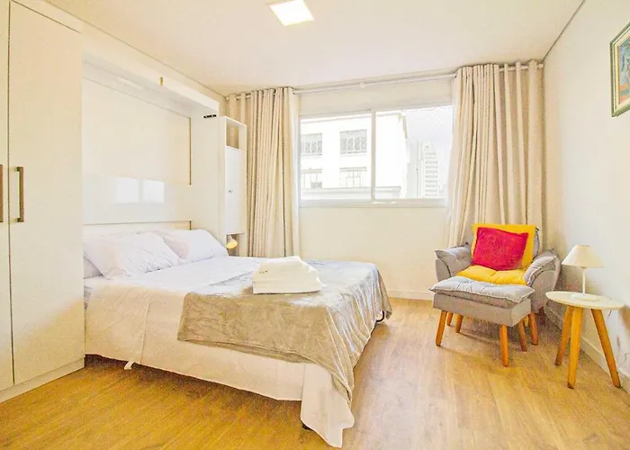 Apto com WiFi e home office no Centro de Sao Paulo